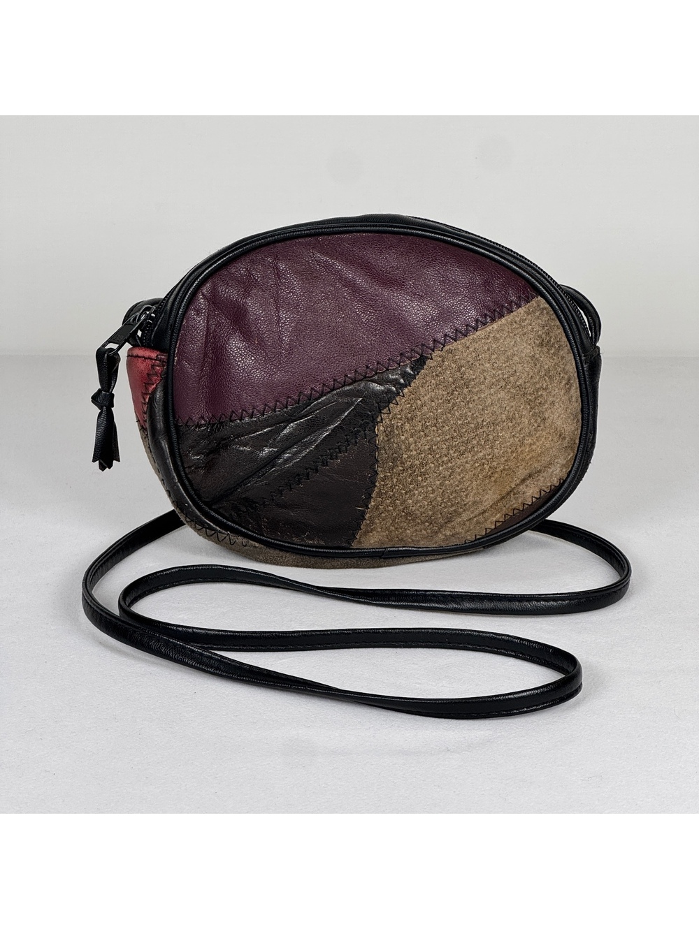 80s/90s Handbags Monique Patchwork Leather Round Crossbody Bag - Picture 3 of 7